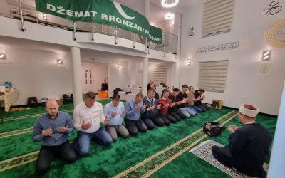 Iftar i Teravih-namaz u Bronzanom Majdanu