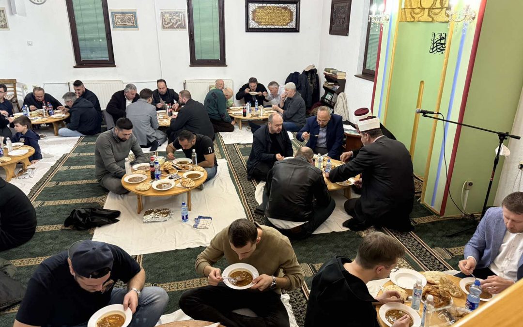 Tradicionalni džematski iftar u Sefer-begovoj džamiji